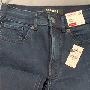 Express Brand size 4R Leggjng High Rise jeans